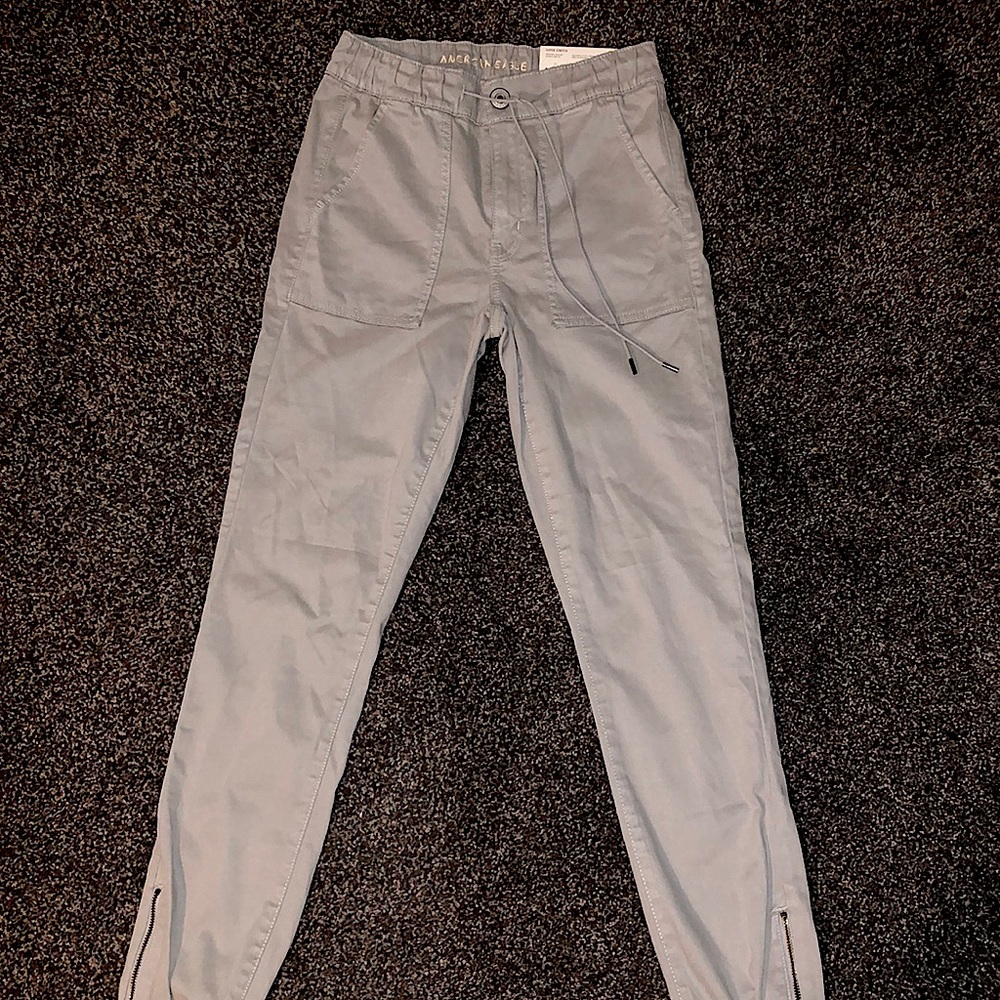 Brand new American Eagle Jegging Jogger Super Stretch pants Size 4 27W